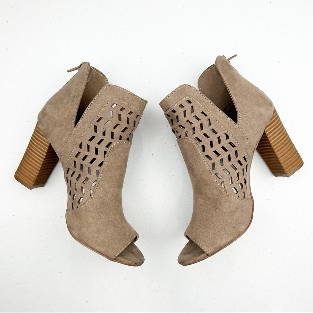Madden girl bright taupe suede peep toe cut out booties size 7 - Picture 8 of 10